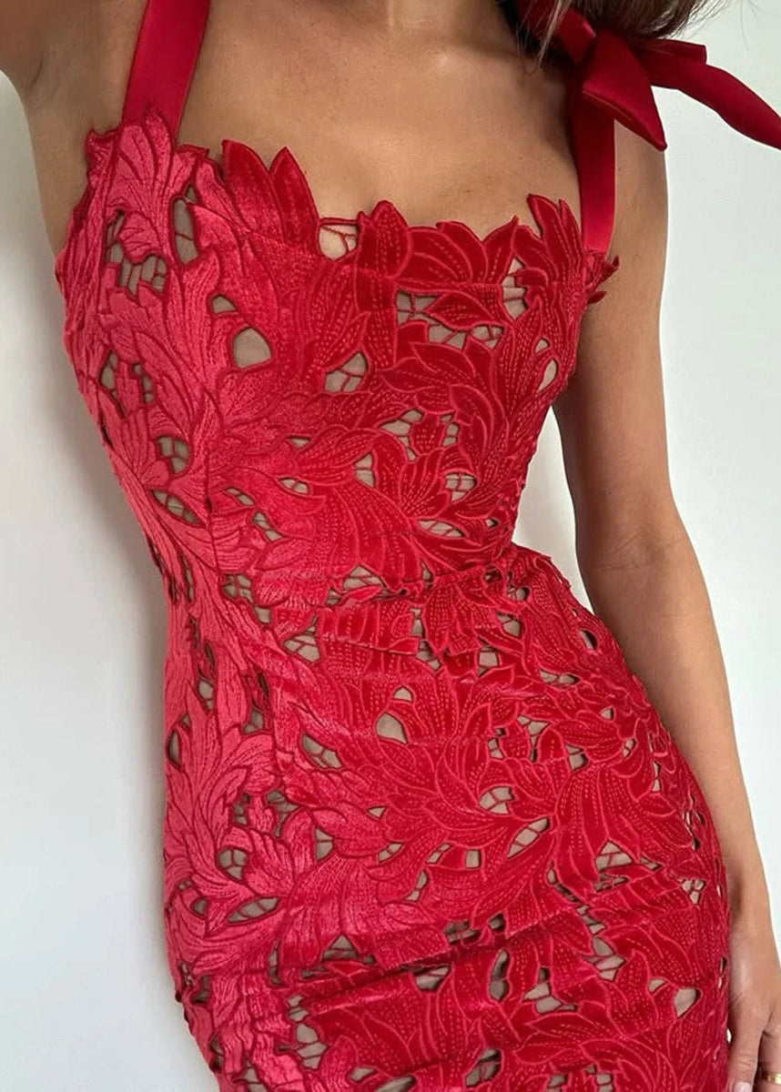 Safia - Robe longue ajustée en dentelle avec fente