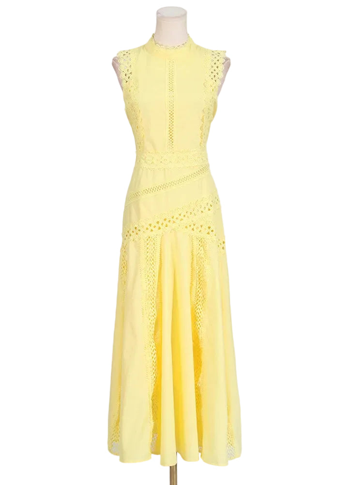 Robe longue sans manches en dentelle ajourée