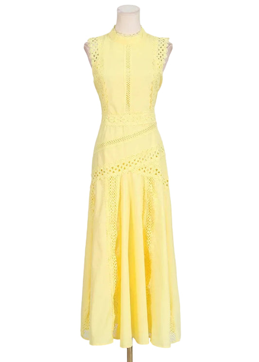 Robe longue sans manches en dentelle ajourée