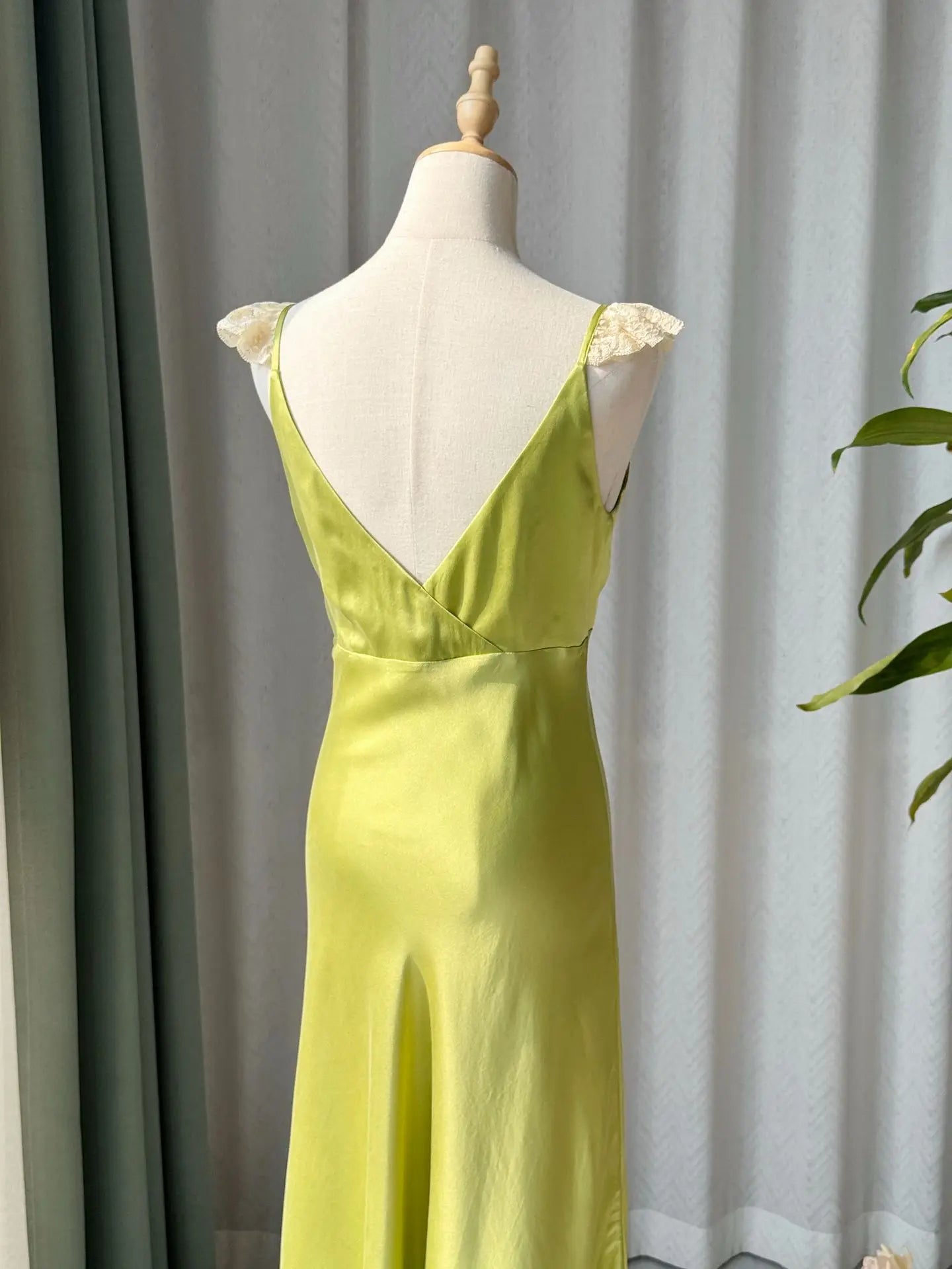 Robe Clarisse Fines Bretelles à Dentelle 100% Soie De Mûrier