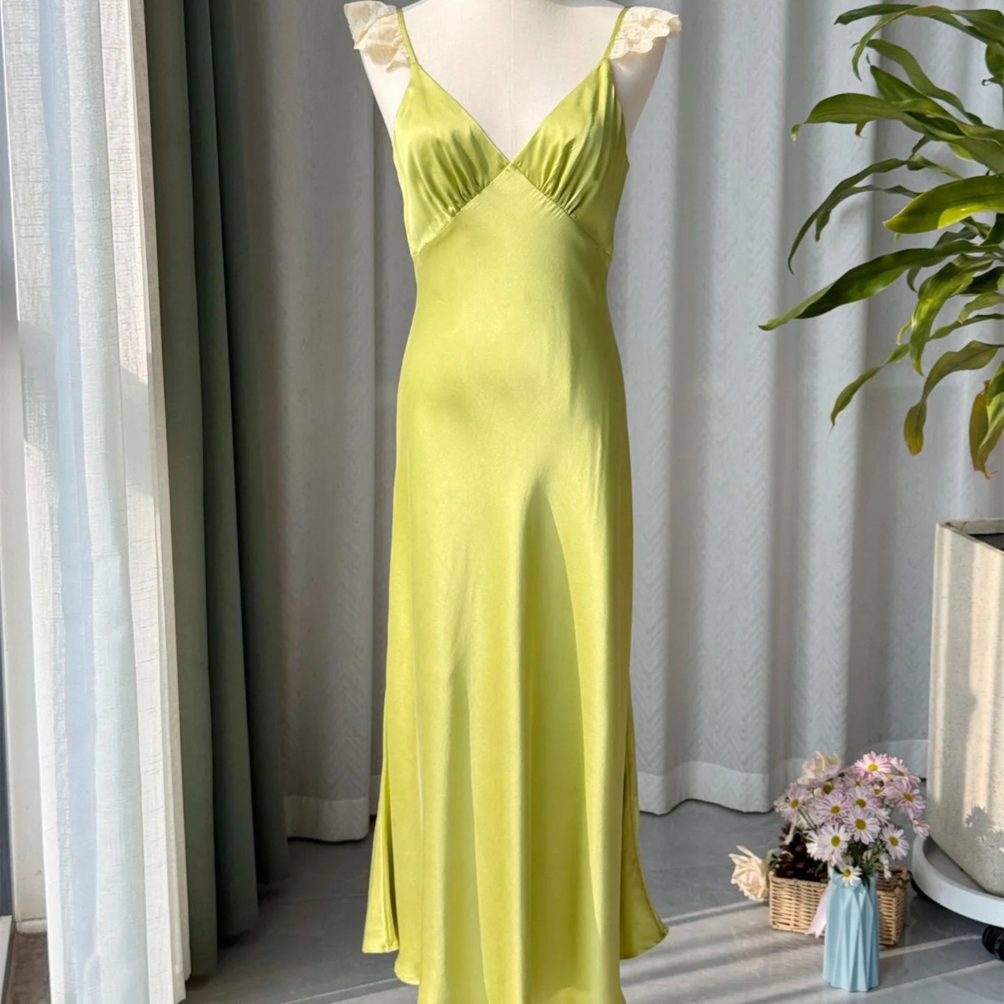 Robe Clarisse Fines Bretelles à Dentelle 100% Soie De Mûrier